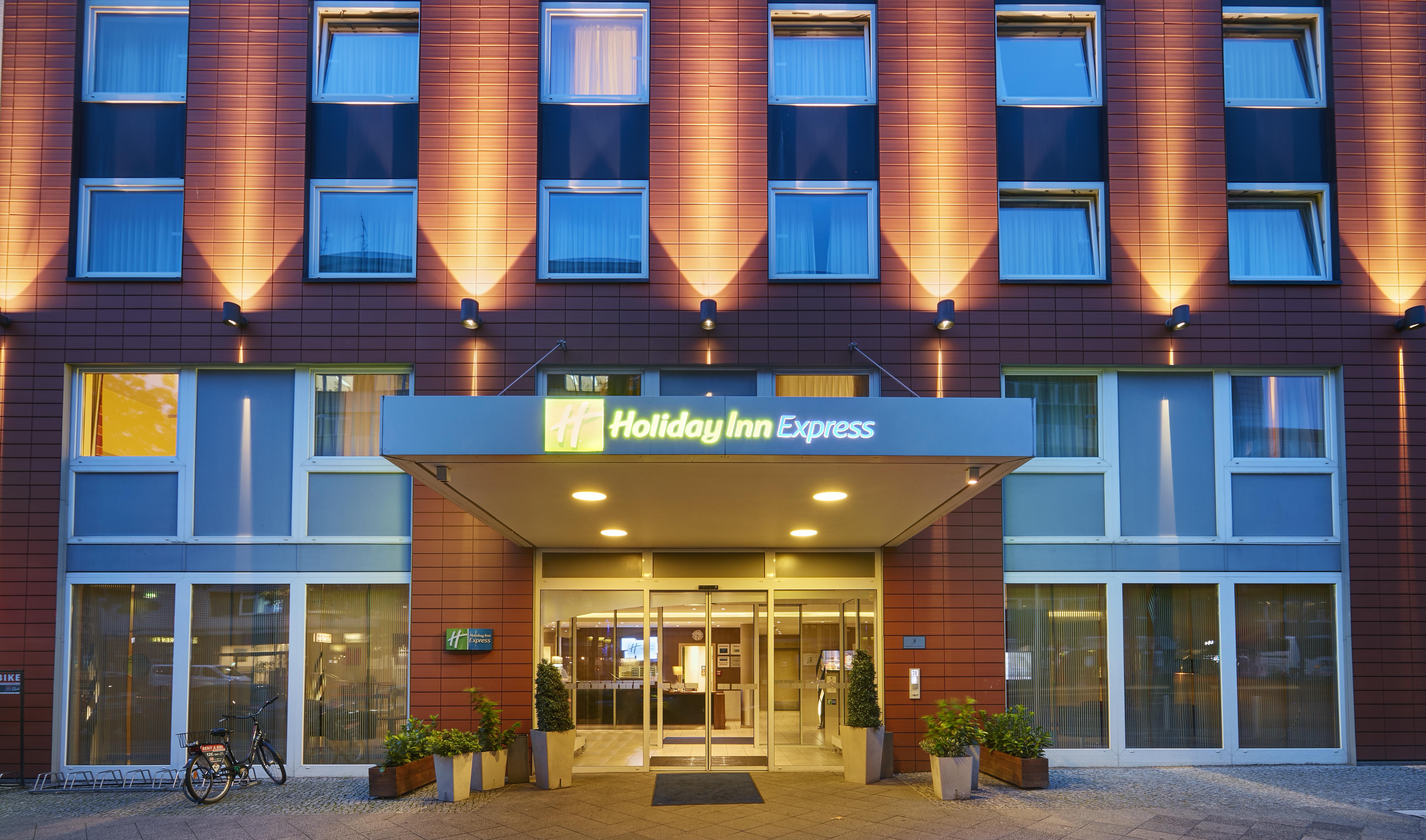 Holiday Inn Express Berlin City Centre West Bagian luar foto